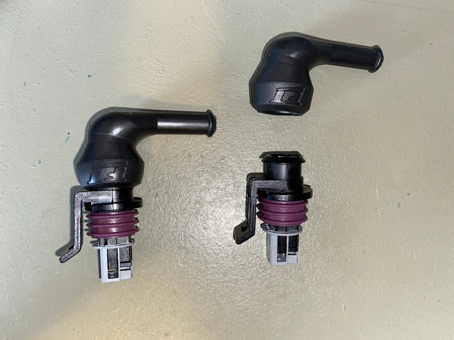 Pressure Sensor Connector Kit With 90 Degree Fueltech Boot