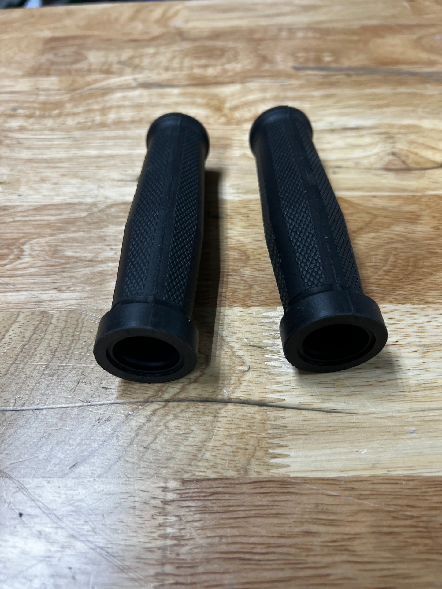 New 7/8" Older Magura Style Rubber Grips